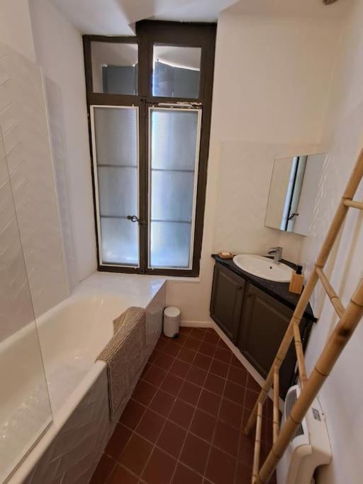 Apartment Hypercentre, Coquet En Rez-de-chaussee *